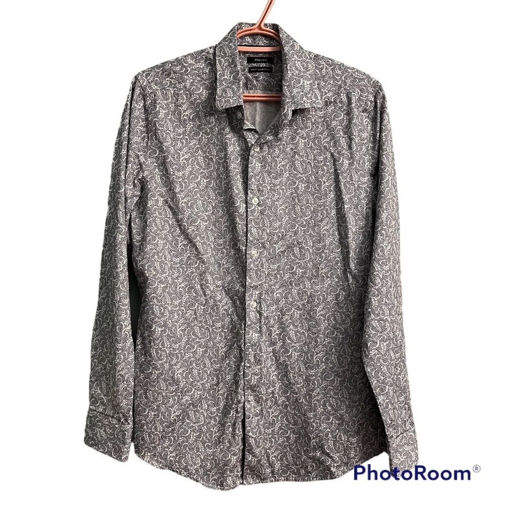 RW&CO men’s slim fit patterned dress shirt size medium